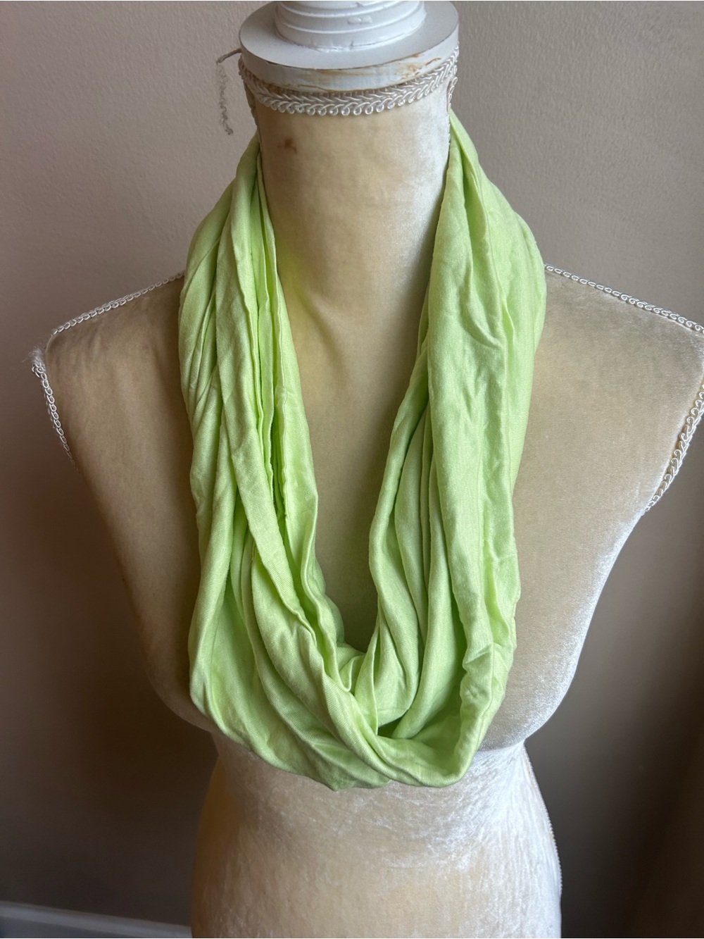 New Womens Infinity Scarf Green Viscose 5001-3102